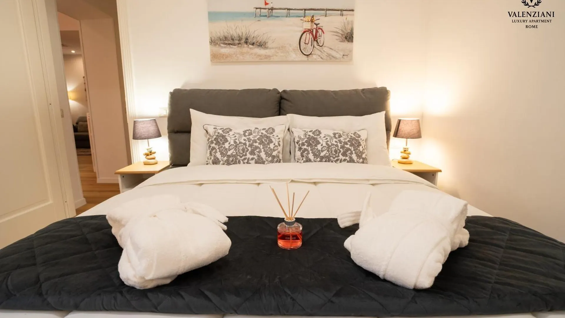 Valenziani Luxury Apartment Rome Center 0*,  Italia